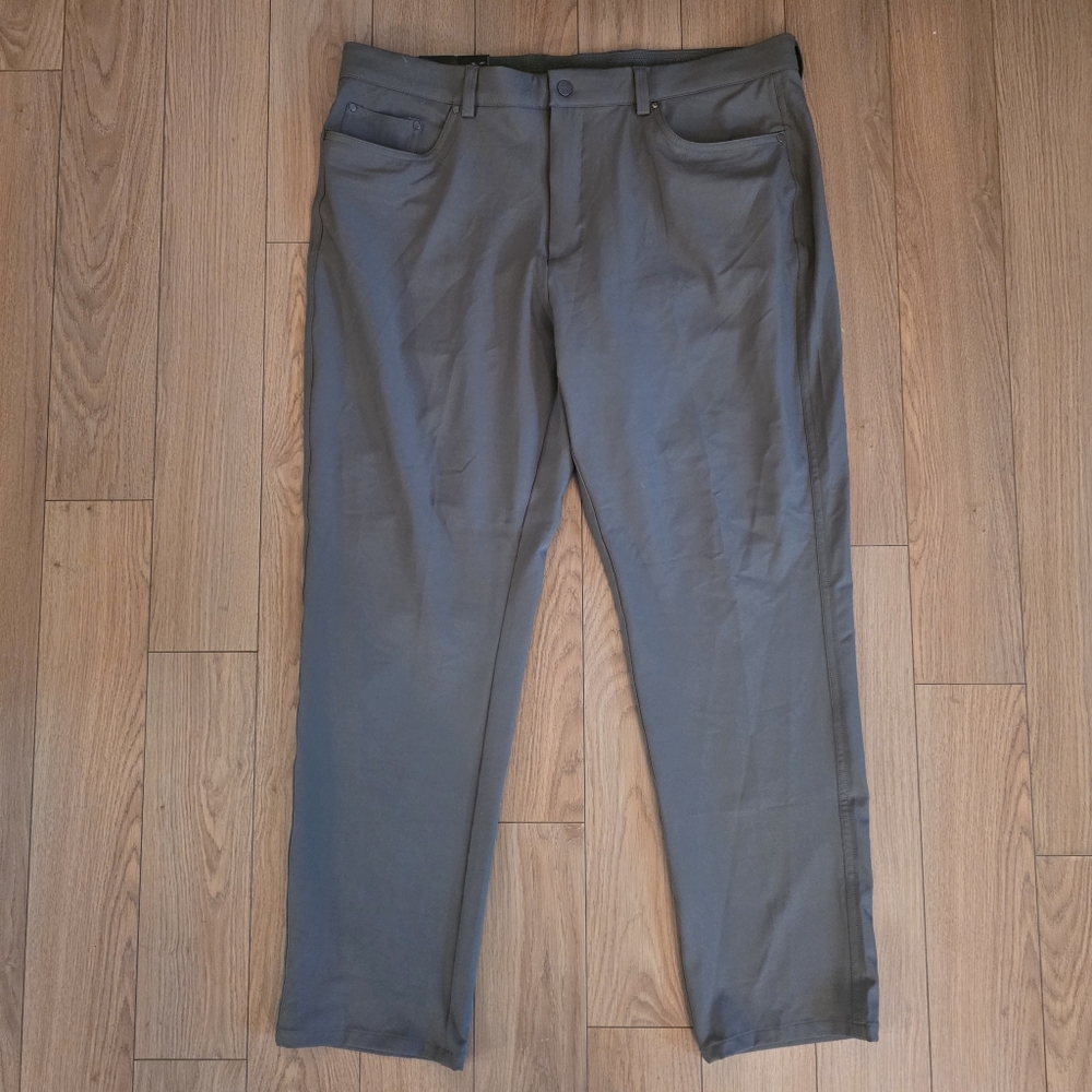 NWT Greg Norman Performance Stretch Pants-38x30